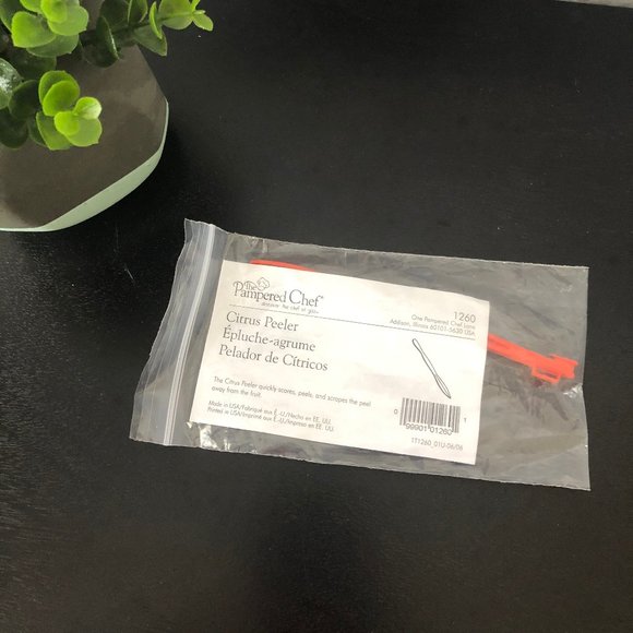 The Pampered Chef Citrus Peeler - Picture 1 of 4